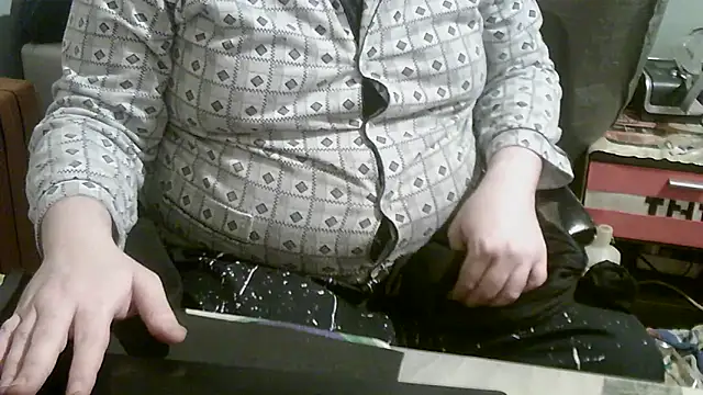 porkorossy online show from March 2026 11:00:01 PM