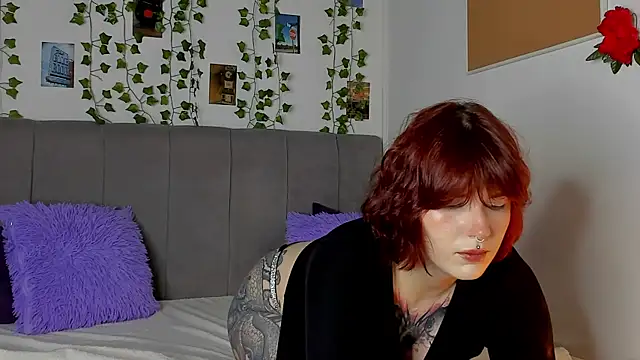 Snapshot of miss_Lizzy chatting on July 2026 01:21:01 AM miss Lizzy online show from July 2026 01:21:01 AM