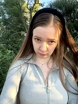 EvaWhite  online show from September 2025 02:51:01 PM