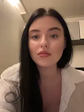 Angela Fosterr online show from September 2025 04:01:02 PM