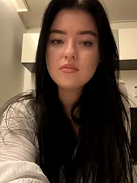 Angela Fosterr online show from November 2025 06:08:01 PM