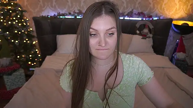 EmmyCharmm online show from December 2024 09:49:01 AM