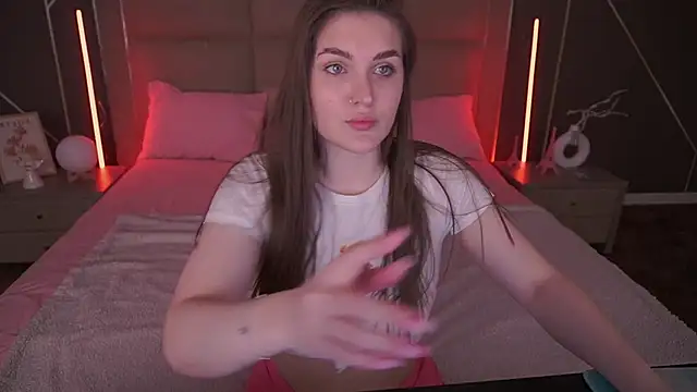 EmmyCharmm online show from March 2026 06:29:01 AM