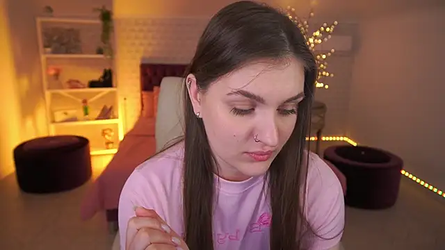 EmmyCharmm online show from April 2026 05:47:01 AM