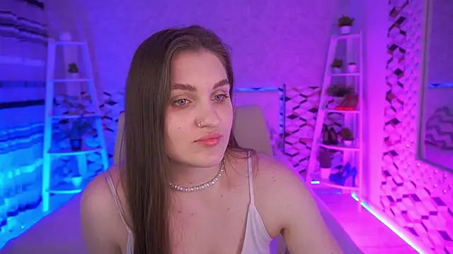Snapshot of EmmyCharmm chatting on May 2026 06:07:01 AM EmmyCharmm online show from May 2026 06:07:01 AM