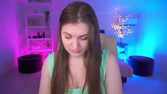 Snapshot of EmmyCharmm chatting on June 2026 05:57:02 AM EmmyCharmm online show from June 2026 05:57:02 AM