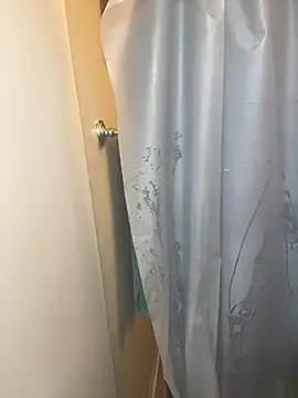 demonslayerr999 online show from February 2025 04:46:01 PM