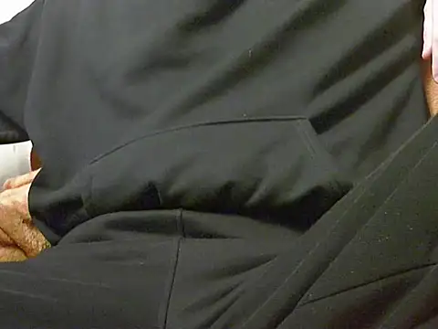 Snapshot of wirytynum chatting on November 2025 02:40:02 PM wirytynum online show from November 2025 02:40:02 PM