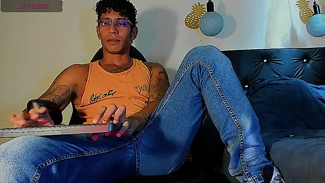 FuckHardlove online show from February 2025 07:15:02 PM