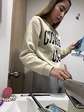 Ameellie online show from March 2025 03:20:01 PM