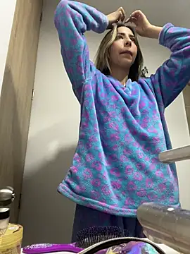 Ameellie online show from October 2025 05:02:02 PM