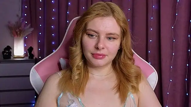 Snapshot of Day-off chatting on November 2025 03:05:01 AM Day-off online show from November 2025 03:05:01 AM