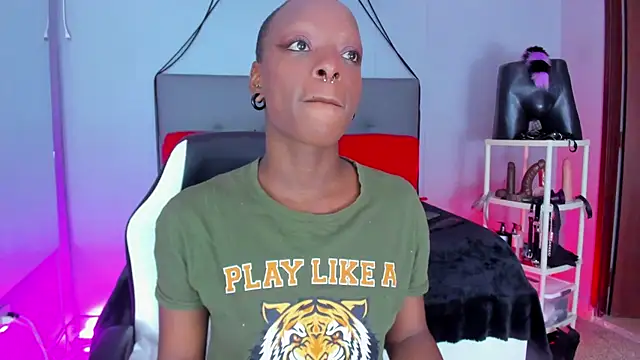 Coco Kiss online show from October 2025 05:25:01 PM