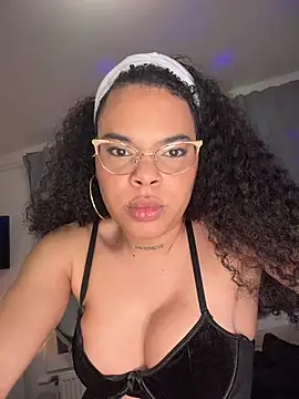 naomikandra online show from December 2025 08:18:02 PM