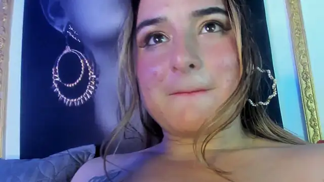 Snapshot of CandyQueenGold chatting on March 2025 01:14:01 AM CandyQueenGold online show from March 2025 01:14:01 AM