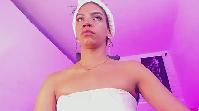 Alahia Rodriguez online show from November 2025 12:11:01 PM