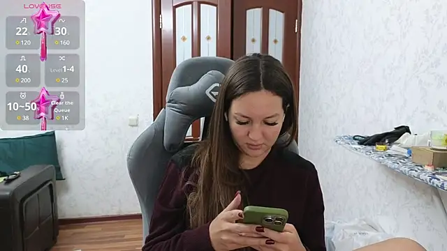 Nelly Fischer online show from December 2024 01:22:02 PM