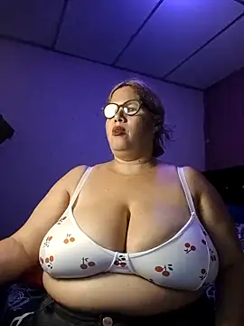 EllisW8 online show from September 2025 11:10:01 PM