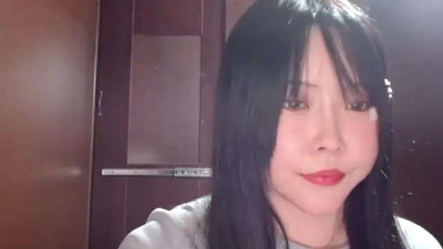 Snapshot of NATINATU252525 chatting on April 2026 01:10:02 PM NATINATU252525 online show from April 2026 01:10:02 PM
