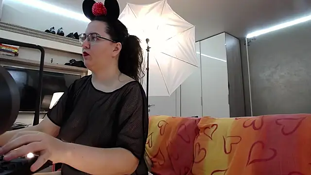 ILoveToFeelU online show from November 2025 12:12:01 AM