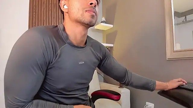 liam collins21 online show from February 2025 03:10:02 PM