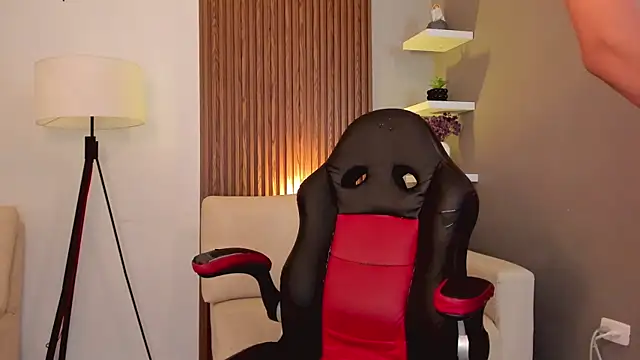 liam collins21 online show from February 2025 02:53:01 PM