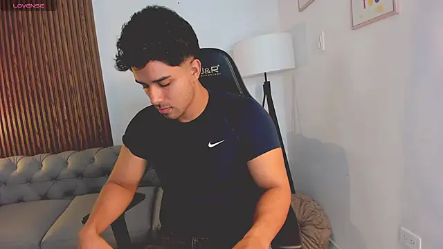 liam collins21 online show from October 2025 11:45:02 AM