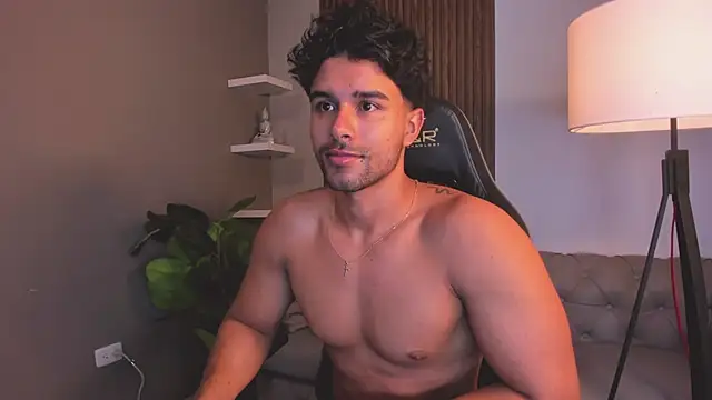 liam collins21 online show from April 2026 11:59:01 AM