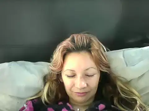 Snapshot of Paulita_x3 chatting on February 2025 12:31:01 PM Paulita x3 online show from February 2025 12:31:01 PM