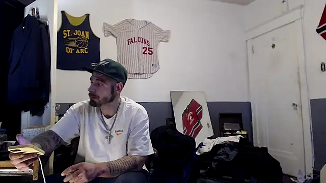 Snapshot of sledge901 chatting on January 2025 07:35:01 PM sledge901 online show from January 2025 07:35:01 PM