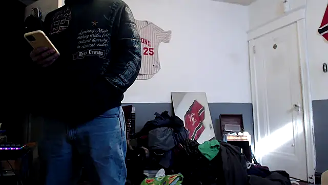 Snapshot of sledge901 chatting on February 2025 03:07:01 PM sledge901 online show from February 2025 03:07:01 PM