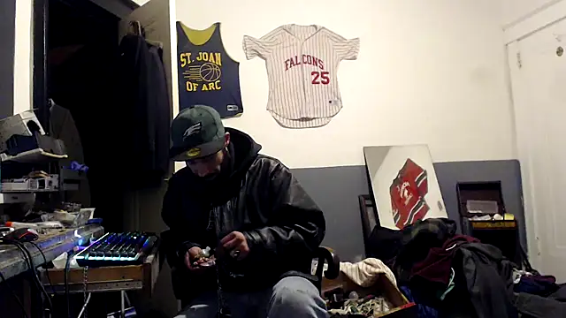 Snapshot of sledge901 chatting on February 2025 06:26:02 AM sledge901 online show from February 2025 06:26:02 AM