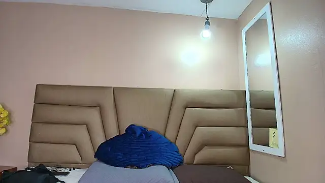 Feniix   online show from November 2025 04:13:02 AM