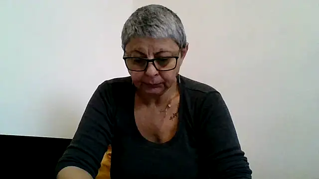 roseblak42 online show from December 2025 08:56:02 AM