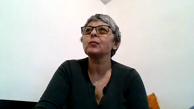 roseblak42 online show from February 2026 02:35:01 PM