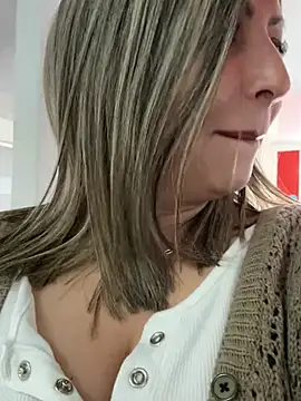 Snapshot of _Abril-Office1 chatting on December 2024 01:38:02 PM Abril-Office1 online show from December 2024 01:38:02 PM