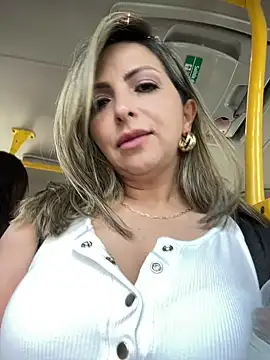 Snapshot of _Abril-Office1 chatting on December 2024 02:22:02 PM Abril-Office1 online show from December 2024 02:22:02 PM