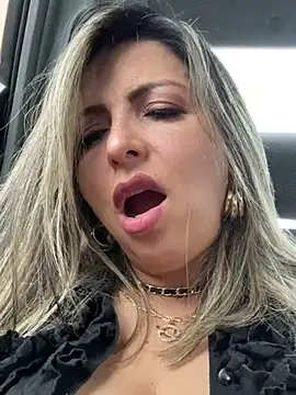 Snapshot of _Abril-Office1 chatting on January 2025 06:35:01 PM Abril-Office1 online show from January 2025 06:35:01 PM