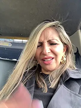 Snapshot of _Abril-Office1 chatting on February 2025 04:31:01 PM Abril-Office1 online show from February 2025 04:31:01 PM