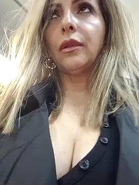 Snapshot of _Abril-Office1 chatting on February 2025 07:51:01 PM Abril-Office1 online show from February 2025 07:51:01 PM