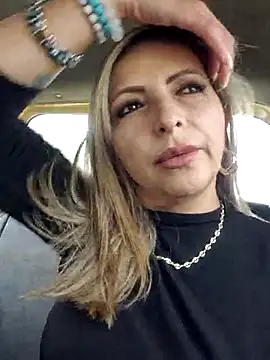 Snapshot of _Abril-Office1 chatting on February 2025 03:30:01 PM Abril-Office1 online show from February 2025 03:30:01 PM