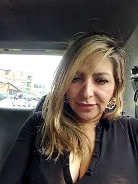 Snapshot of _Abril-Office1 chatting on March 2025 03:50:02 PM Abril-Office1 online show from March 2025 03:50:02 PM