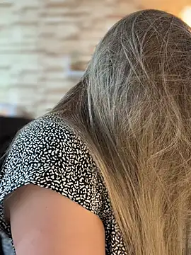  Abril-Office1 online show from February 2026 03:19:01 PM