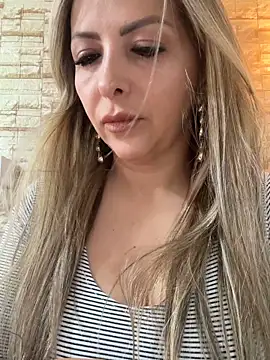 Snapshot of _Abril-Office1 chatting on June 2026 03:16:02 PM Abril-Office1 online show from June 2026 03:16:02 PM