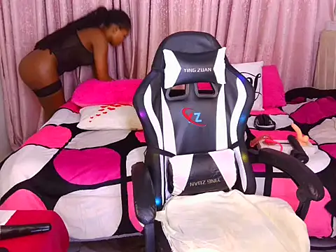 Pretty-shally online show from September 2025 10:21:02 PM