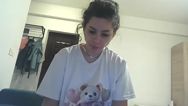 LovelyJulliette online show from November 2025 04:45:02 PM