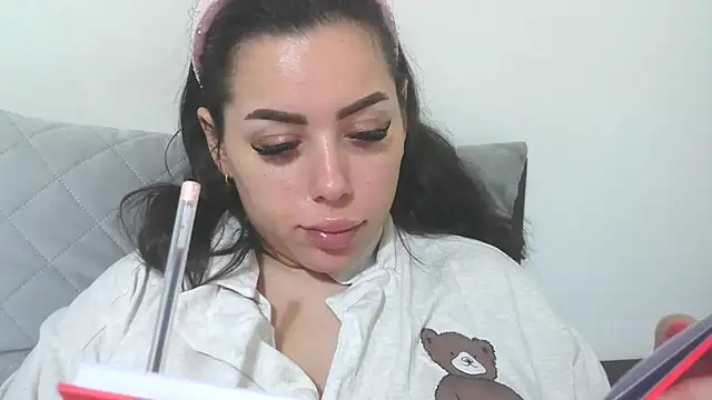 LovelyJulliette online show from February 2026 06:45:01 PM