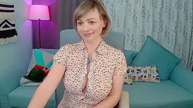 NandiSmile online show from November 2025 05:09:01 PM