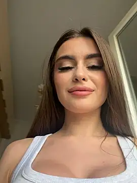 Snapshot of KaylaBray chatting on July 2026 04:24:01 PM KaylaBray online show from July 2026 04:24:01 PM
