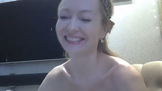 Snapshot of ZarinaSwift chatting on February 2026 06:36:02 AM ZarinaSwift online show from February 2026 06:36:02 AM